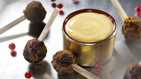 Figgy pudding drumsticks with a custard dip drum by PenniBlack.