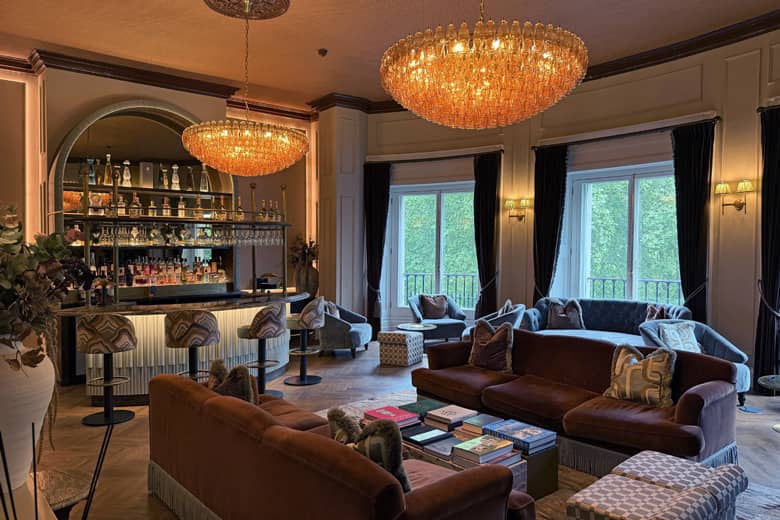 The Lounge at House of Decant.